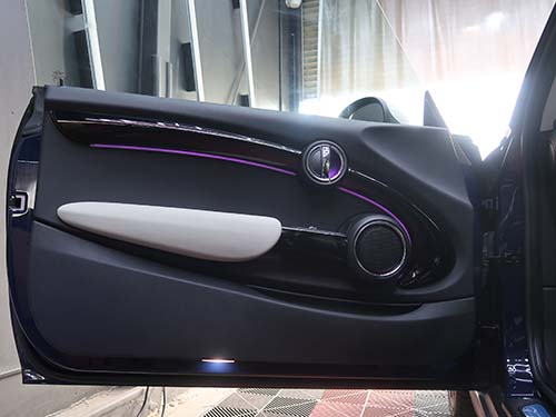 LCI2モデルのような高級感ある室内演出