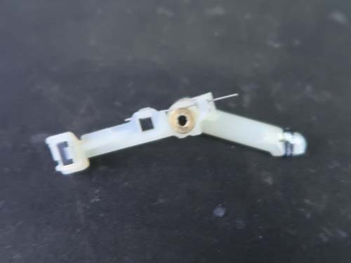 破損した金属バネのみ交換