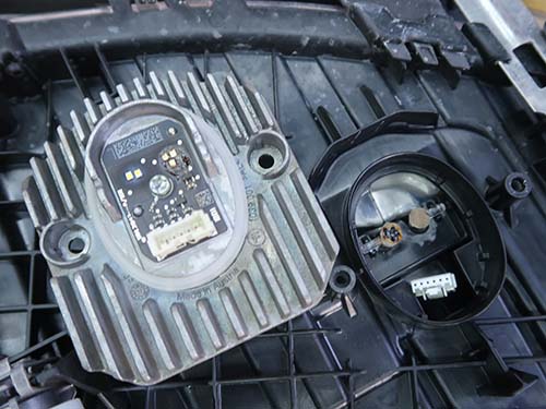 デイライトLEDの発熱により導光用アクリルが焼損してしまうことが原因