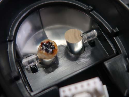 デイライトLEDの発熱により導光用アクリルが焼損してしまうことが原因