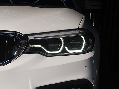 ヘッドライト交換不要で発光輝度の回復