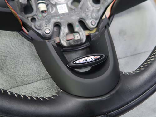 JCW用ロアカバーを在庫していましたので交換対応