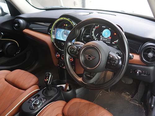 MINI F56 ステアリング交換|LCI2からLCI仕様へ変更