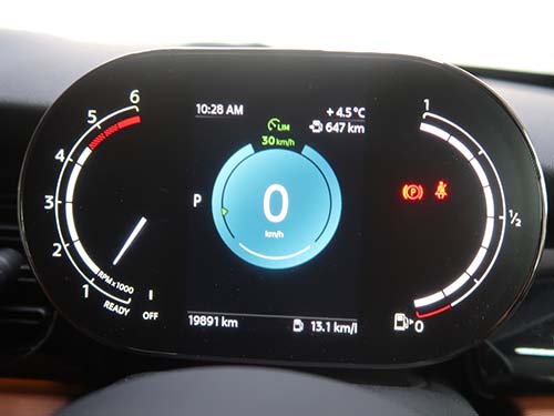 操作性を重視するならLCI仕様という選択