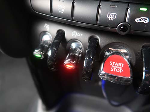 エンジン始動時にアイドリングストップのオフ設定