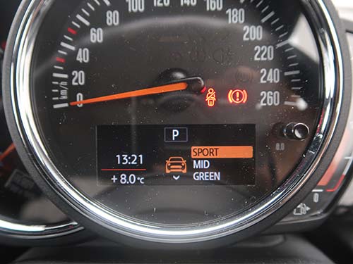 エンジン停止時に走行モード状態の前回記憶