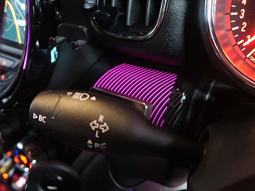 夜間は室内全体の雰囲気をワンランク引き上げてくれます