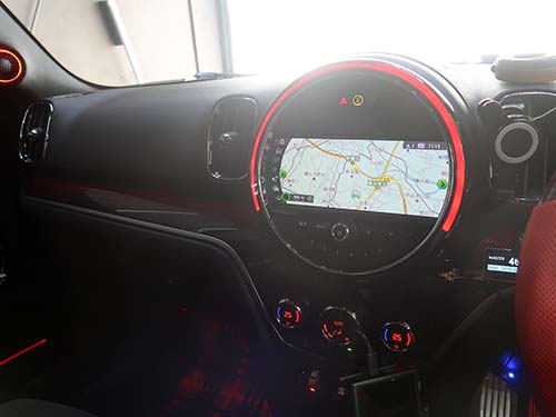 日中は主張しすぎない自然な質感