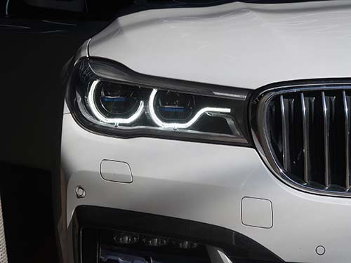 地元ディーラー様ではヘッドライトAssy交換で約90万円のお見積り