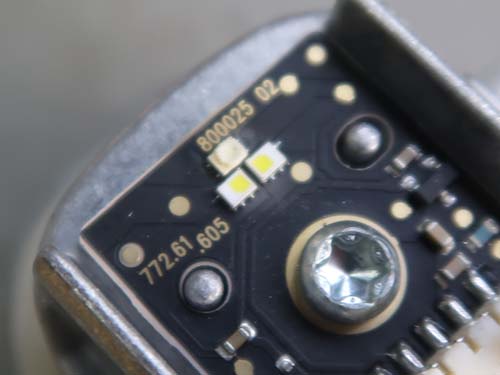ダメージを受けたLEDが、ポジションライト時に主に使用されるチップだった