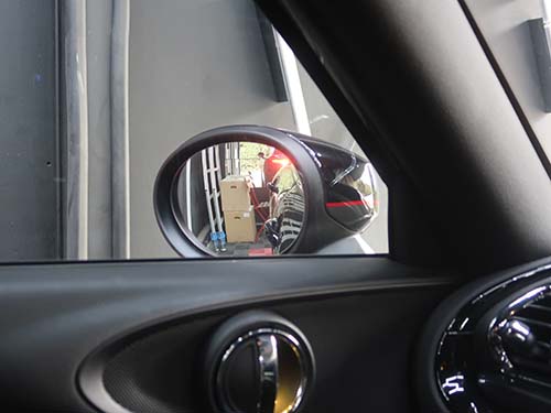 後退時の助手席ドアミラー下降角度変更(浅め)