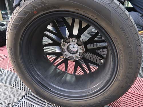 ホイールを外すタイミングで裏側まで専用クリーナー洗浄