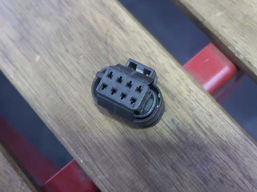 BMW 2シリーズクーペ F22 コネクター 交換