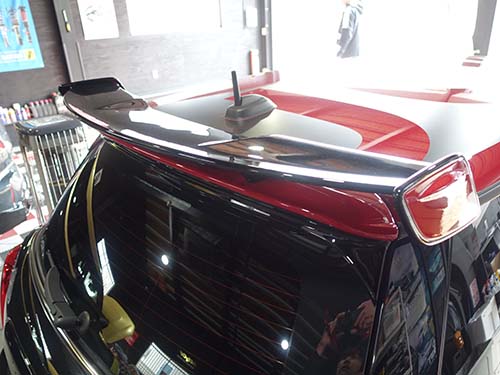 GIOMIC製GTスタイルウイングキットを装着