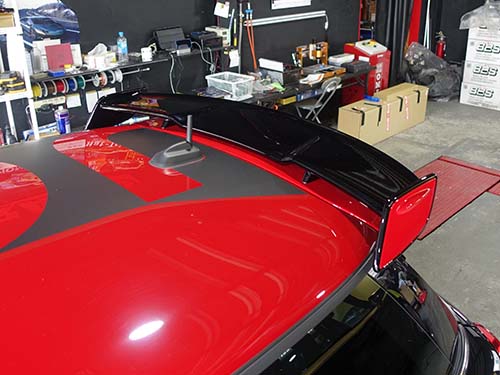 GIOMIC製GTスタイルウイングキットを装着