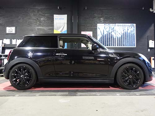 「純正ではなく、自分が納得できる足回りを」というコダワリでのチョイス