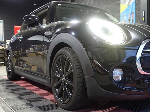 「純正ではなく、自分が納得できる足回りを」というコダワリでのチョイス