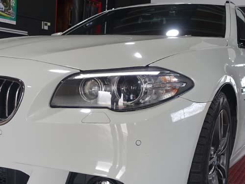 助手席側ヘッドライトのリングライトが点灯不良