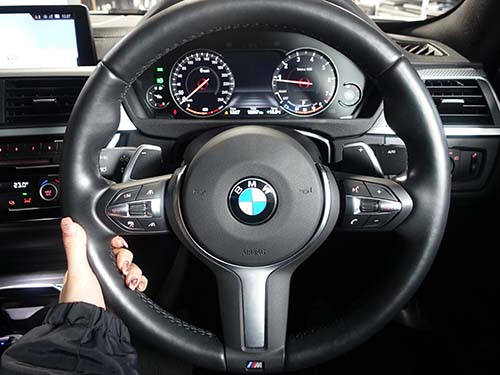 ステアリングが温まり、冬場の快適性は格段に向上