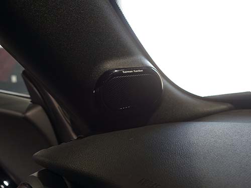 FOCAL製スピーカーを移植装着