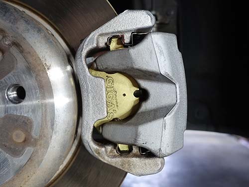 低ダストブレーキパッドへ交換