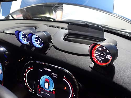 日差しの強い昼間でもメーター表示の視認性が向上