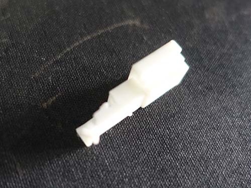 BMW用新品コネクターへ交換修理