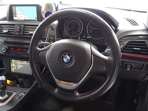 不具合原因はステアリング内部コネクター破損