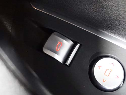 運転席ドアスイッチで電動トランクワンタッチクローズ有効化