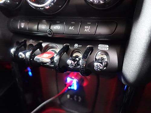 2017年7月以降の製造モデルのため、トグルスイッチ仕様のドライビングモード