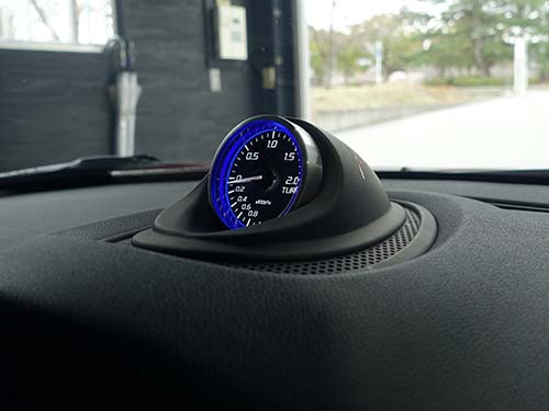 ダッシュボードへしっかり固定