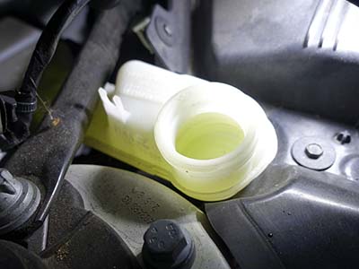 ATE製ブレーキフルードを使用して交換