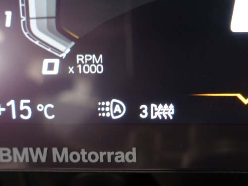 グリップヒーターの3段階化