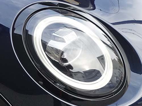 飛び石や傷からレンズを保護&紫外線による黄ばみ・劣化を抑制