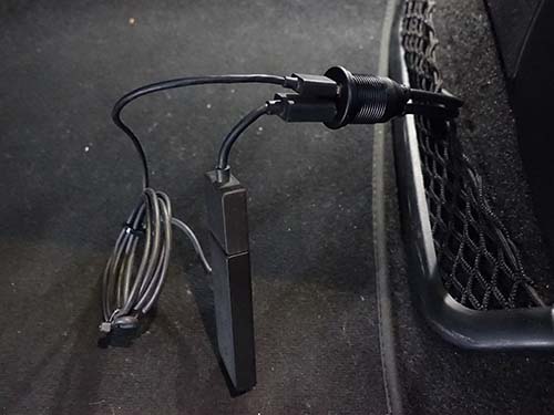 多彩な映像ソースを純正モニターで表示可能