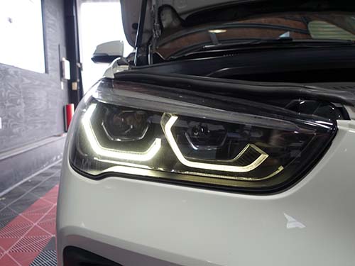 運転席側ヘッドライトの内側デイライトに発光不良