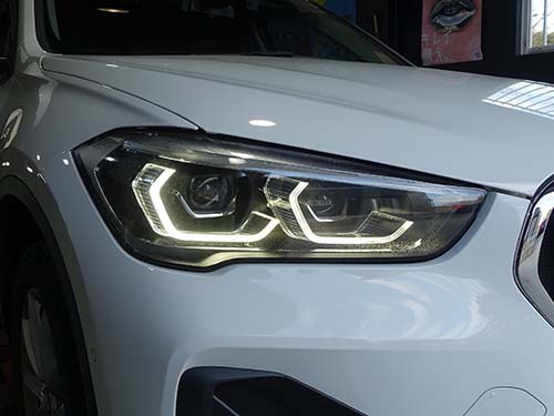 白く均一で明るいデイライト発光へ復活