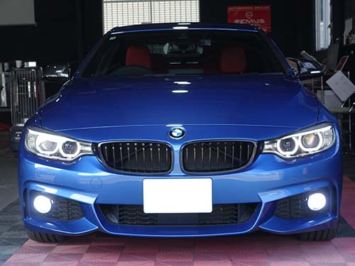 フォグライトの色切替で天候対応力アップ