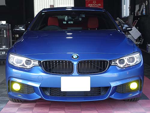 フォグライトの色切替で天候対応力アップ