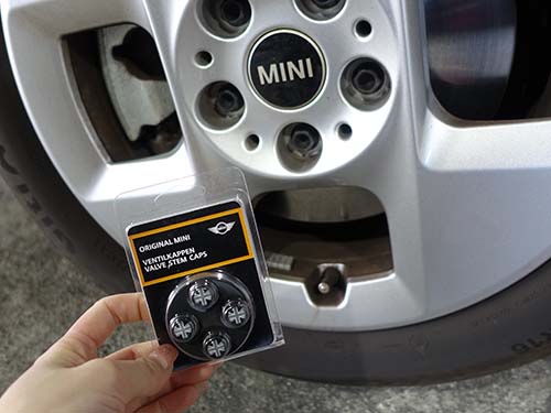 エアバルブキャップ BLACKJACK(MINI純正アクセサリー)