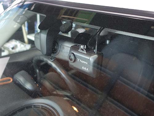 フロントカメラは4K(ULTRA HD)記録に対応