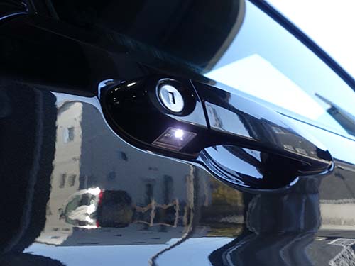 後退時にドアハンドル照明点灯設定