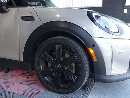 MINI F55 LCI2 USサイドマーカー付フェンダー装着