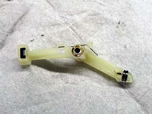 分解して内部バネを交換