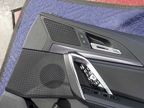 ドア内張へ純正ツィーターカバーを装着