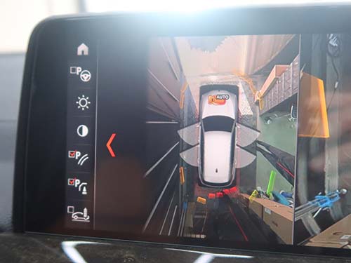 リアバンパーに装着されている4個のPDCセンサーはすべて正常に反応