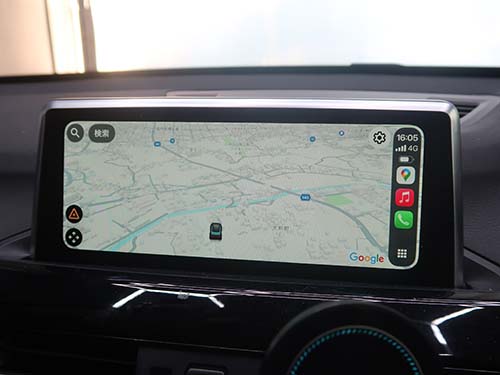 画面全体にマップや音楽アプリが表示