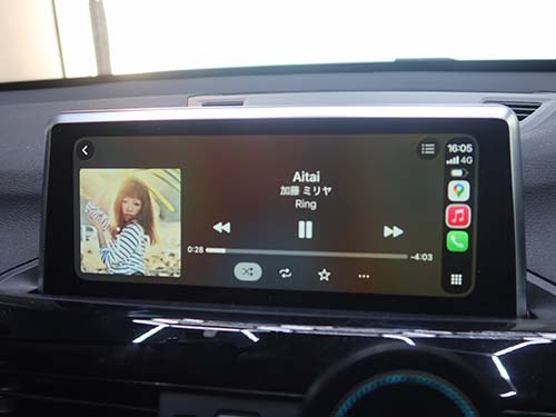 画面全体にマップや音楽アプリが表示