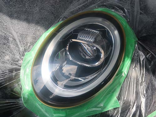 粗い番手から徐々に細かい番手へと変更しながら研磨