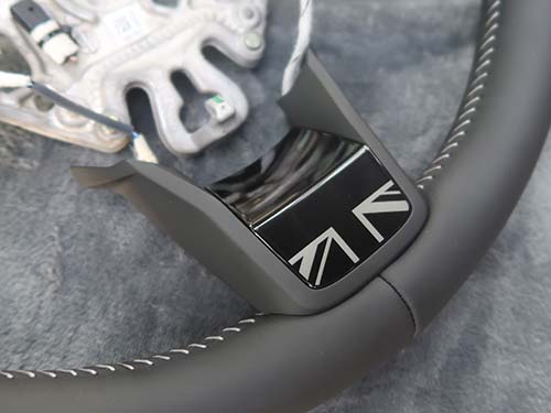 ロアカバーはYOURS仕様を用意